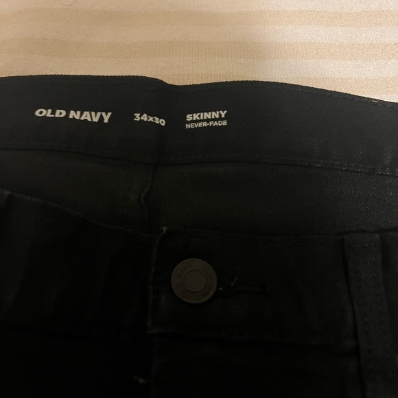 NEW WITH TAG | Men’s Black Old Navy Skinny Never Fade Jeans - Picture 2 of 3